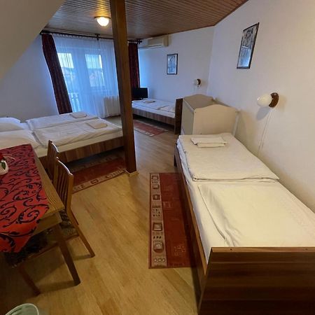 Koller Panzio Hotell Bonyhád Exteriör bild