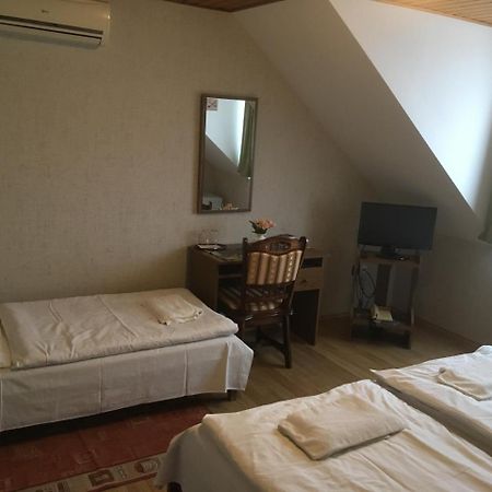 Koller Panzio Hotell Bonyhád Exteriör bild