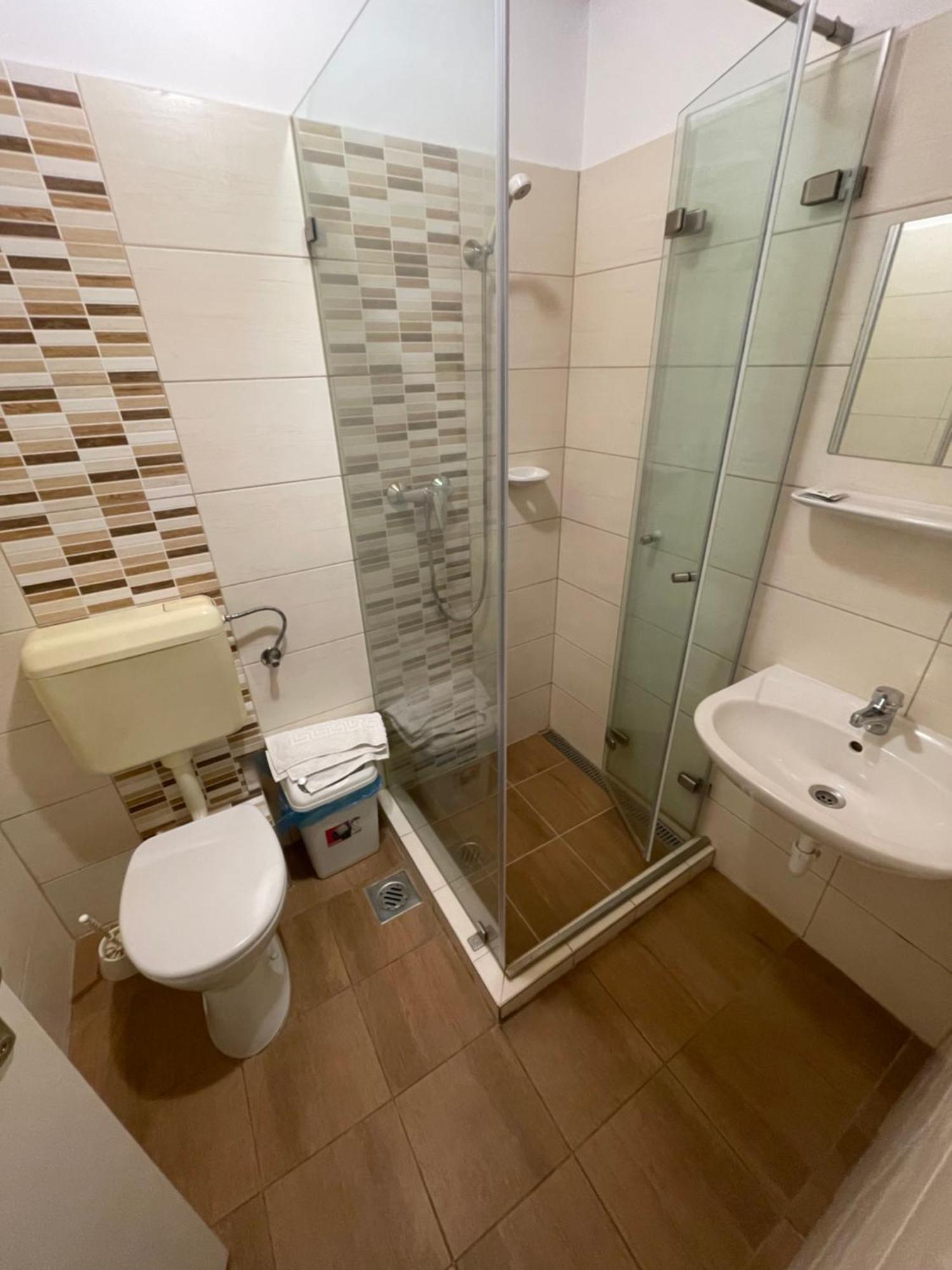 Koller Panzio Hotell Bonyhád Exteriör bild